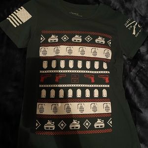 Women’s size M grunt style shirt